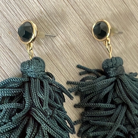 Bundle of gold fashion earrings - Picture 3 of 10